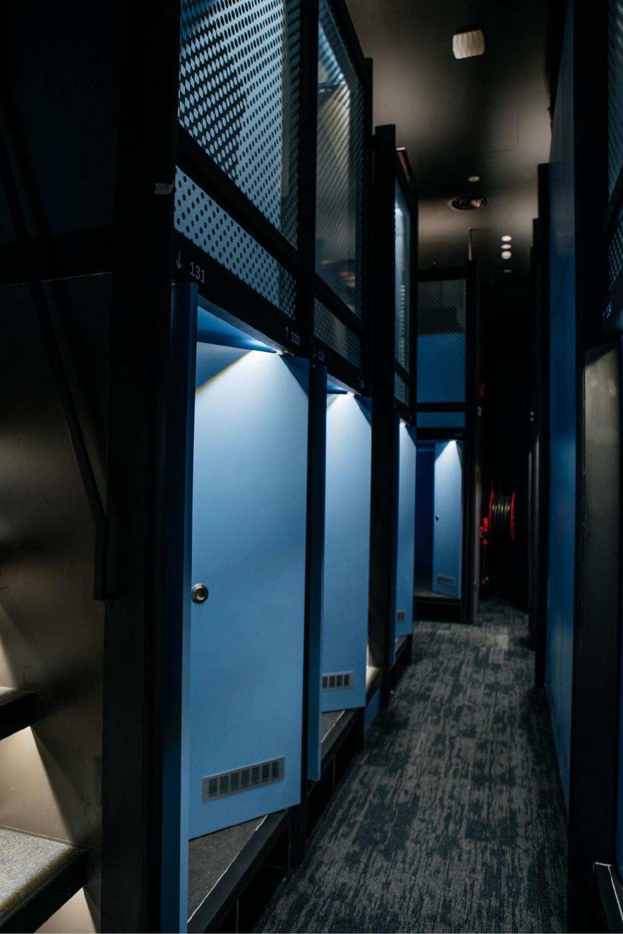 Capsuletransit Airside Klia T2 - Airport Hotel - International Departure Near To Transit Hall, Gate Q Sepang Exterior photo