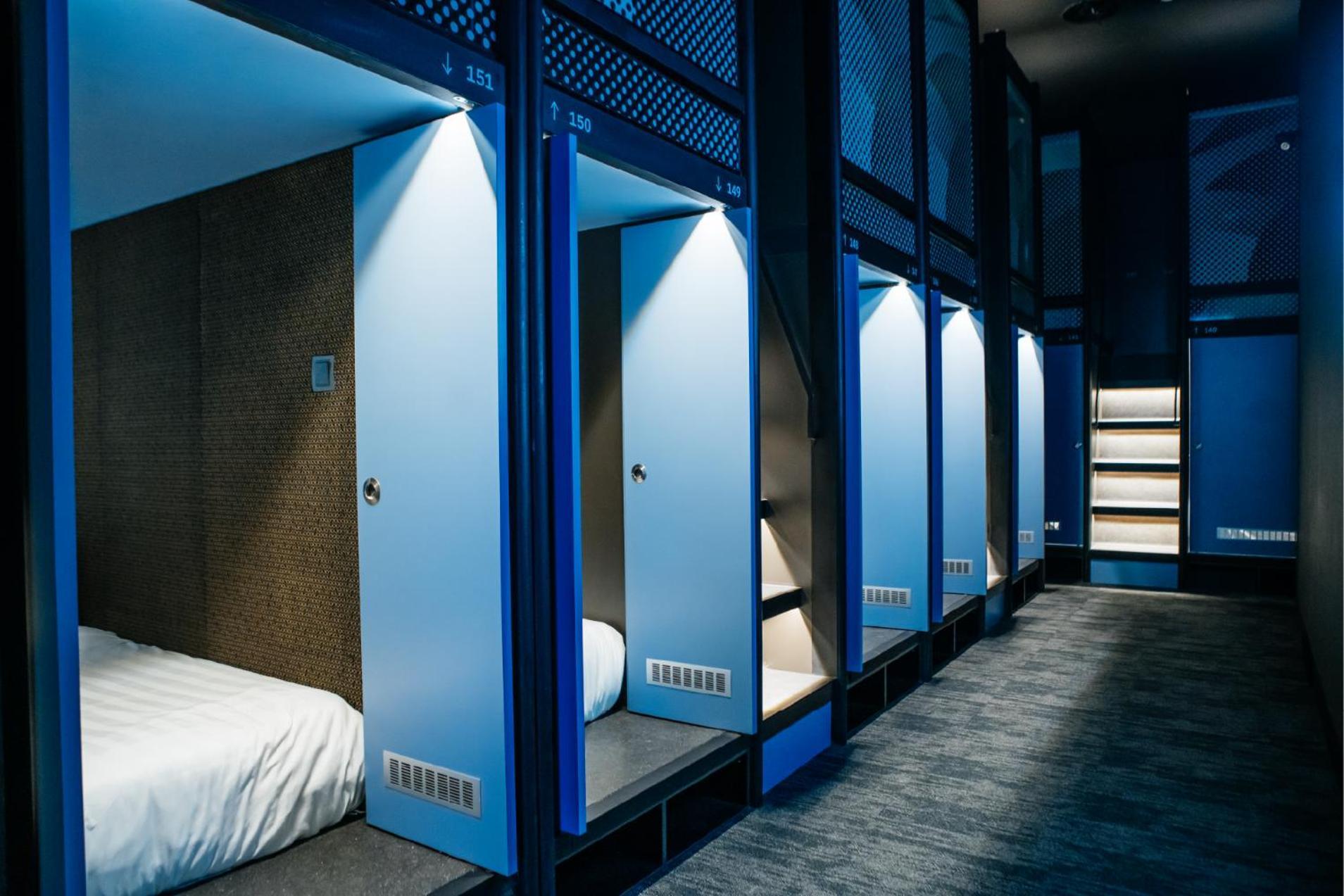Capsuletransit Airside Klia T2 - Airport Hotel - International Departure Near To Transit Hall, Gate Q Sepang Exterior photo
