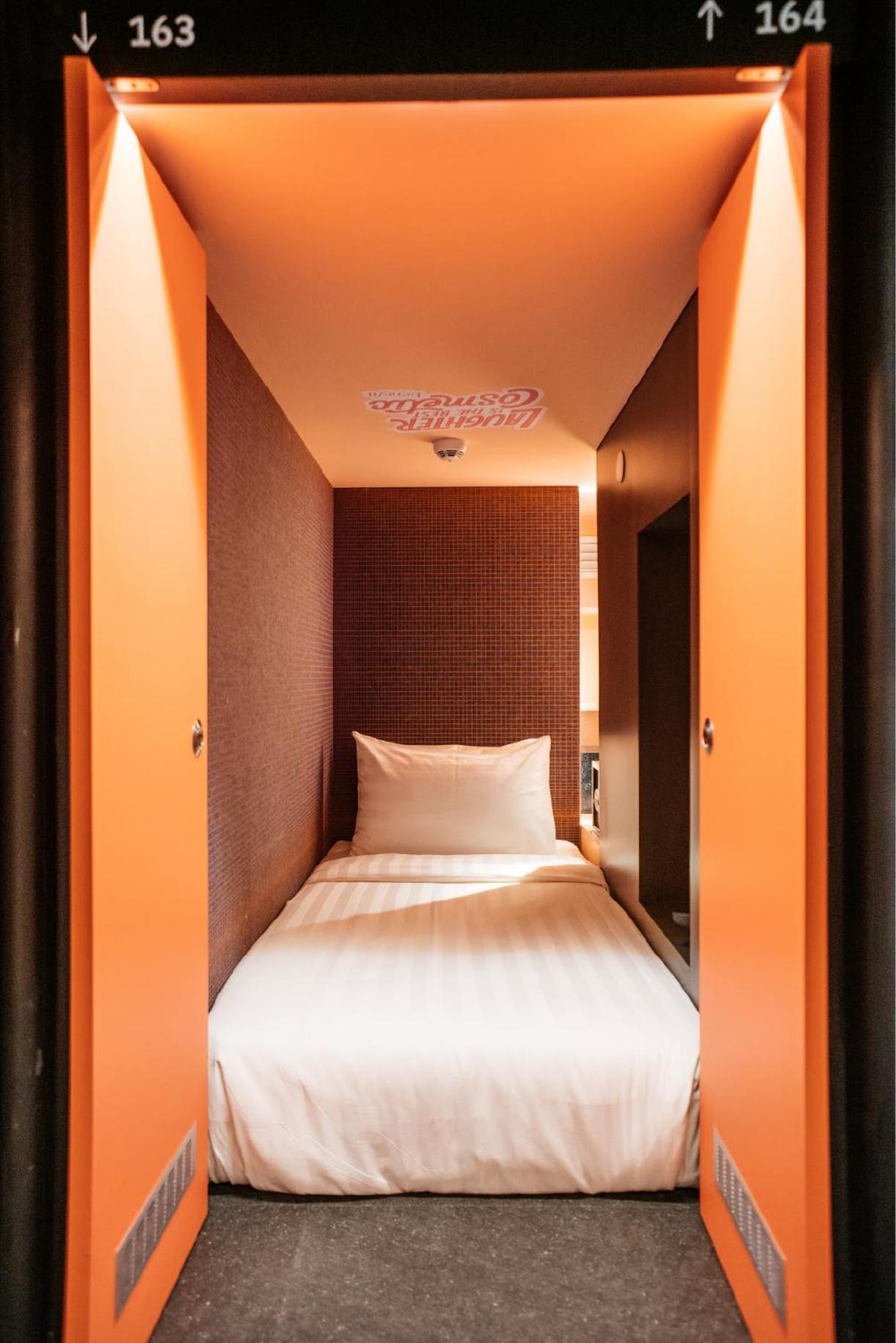 Capsuletransit Airside Klia T2 - Airport Hotel - International Departure Near To Transit Hall, Gate Q Sepang Exterior photo