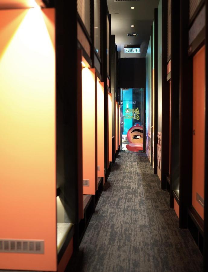 Capsuletransit Airside Klia T2 - Airport Hotel - International Departure Near To Transit Hall, Gate Q Sepang Exterior photo